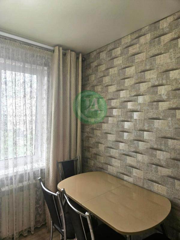 Продам 3-х комнатную квартиру улучшенной планировки по адресу: ул. - Орск