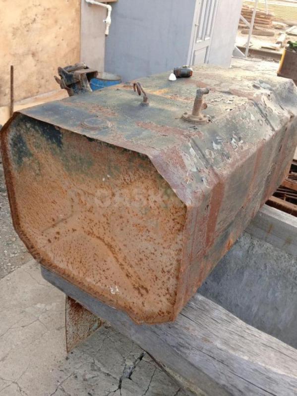 Продам бензобак на 300 литров, стоял на а/м КАМАЗ - Орск