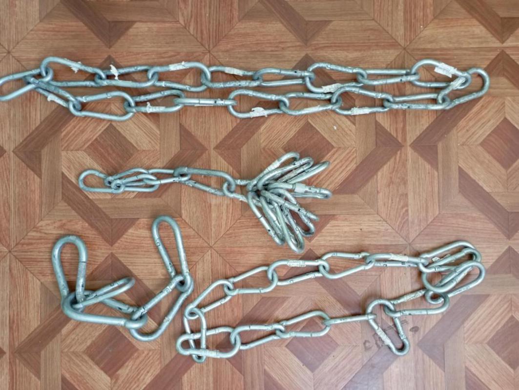 Карабины около 50 штук размеры разные на фото отдам скопом - Орск