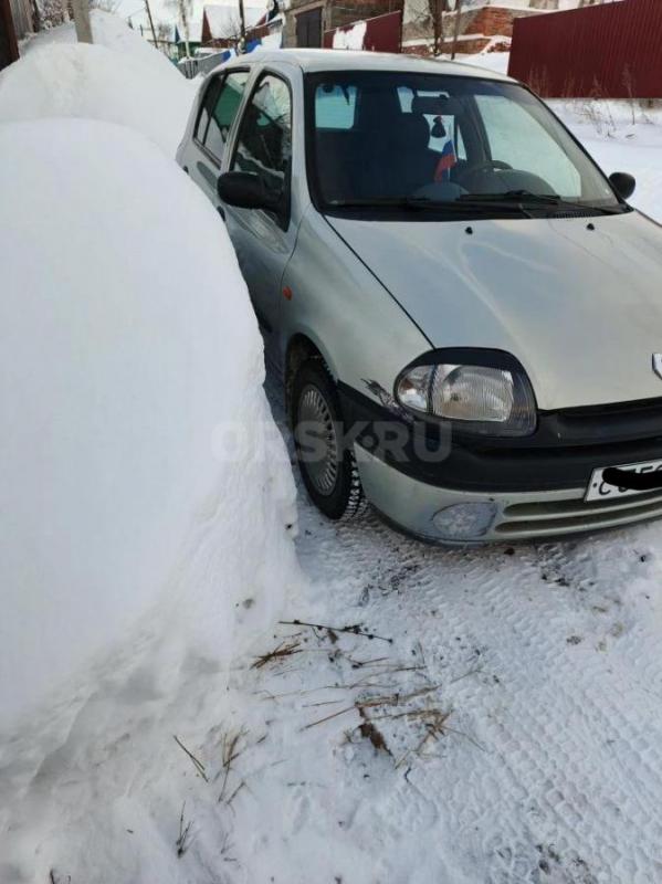 Продам Рено Клио 2, в рабочем состоянии, сборка Франция, имеется Гур, кондиционер, подушки безопасно - Медногорск