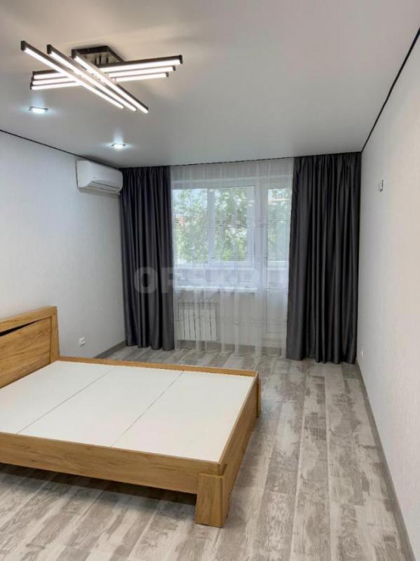 Продается однокомнатная квартира на третьем этаже по адресу Волкова 3. - Орск