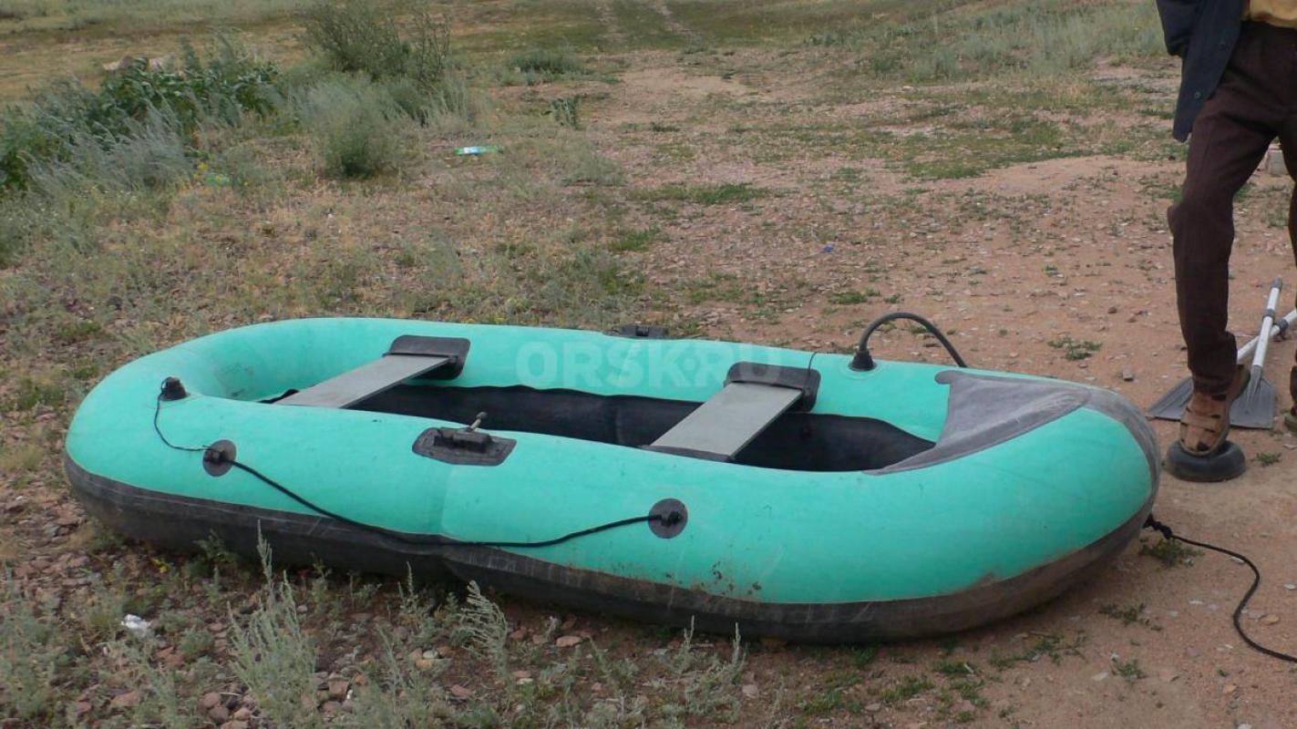 Лодка надувная гребная «ВЕГА 2 (06)»

•	Двухместная
•	Двухкамерная
•	Грузоподъёмность 220 кг
• - Орск