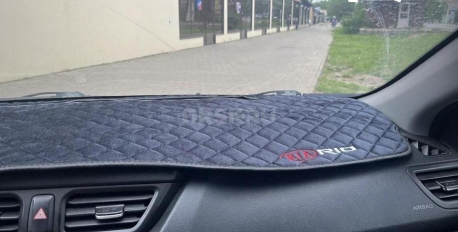 Продам новую велюровую накидку на приборную панель Kio Rio 3. - Орск