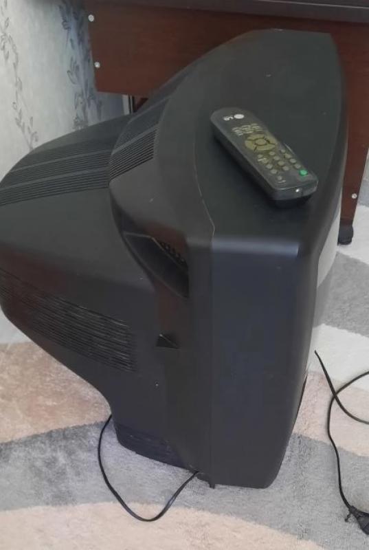 Продам телевизор LG полностью исправный в рабочем состоянии. - Гай