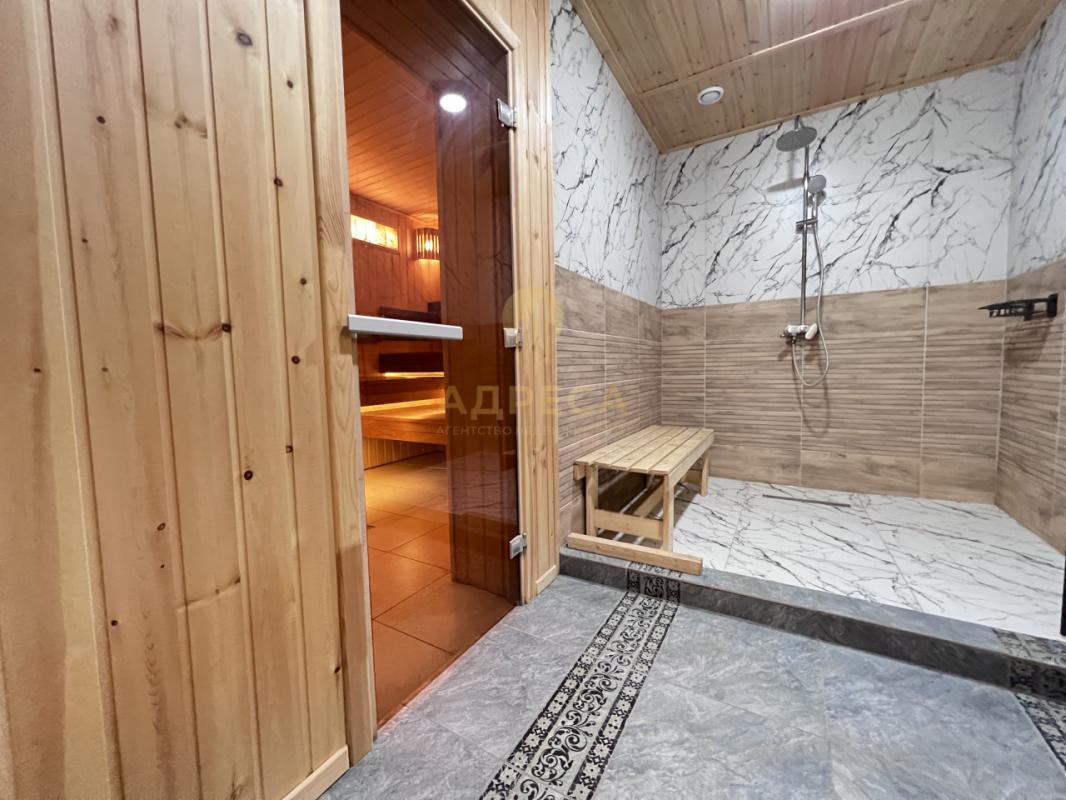 Продаётся просторный и надёжный дом для большой семьи, со всей необходимой инфраструктурой для комфо - Ленина