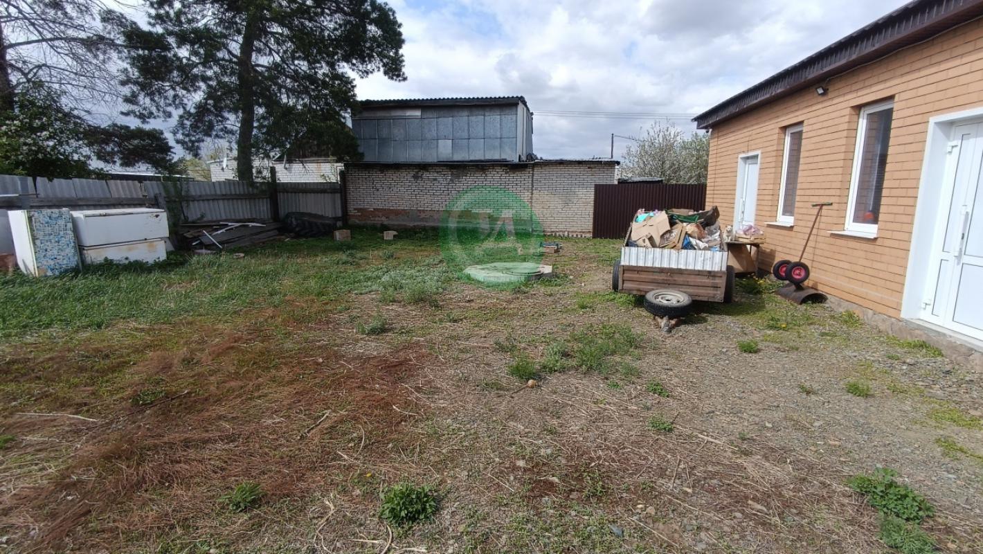 Сдам в аренду на длительный срок торговое помещение в Адамовке на улице Советская д.97. - Адамовка