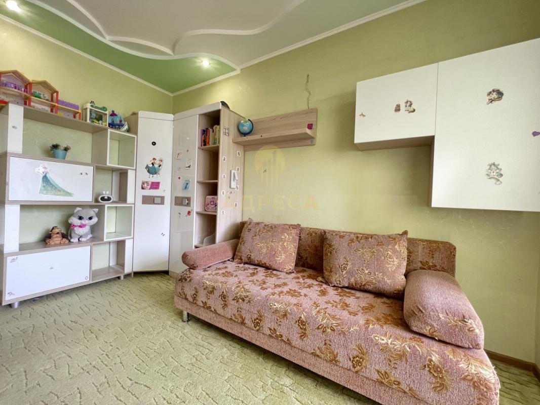 Продаётся просторная пятикомнатная квартира, общей площадью 105кв. - Оренбург