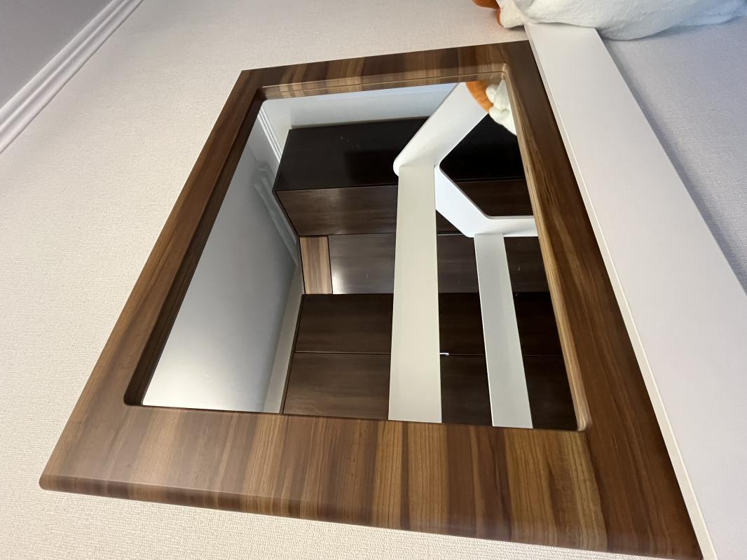 Продается спальный гарнитур: большая кровать с ортопедическим основанием, большой угловой шкаф, зерк - Гай