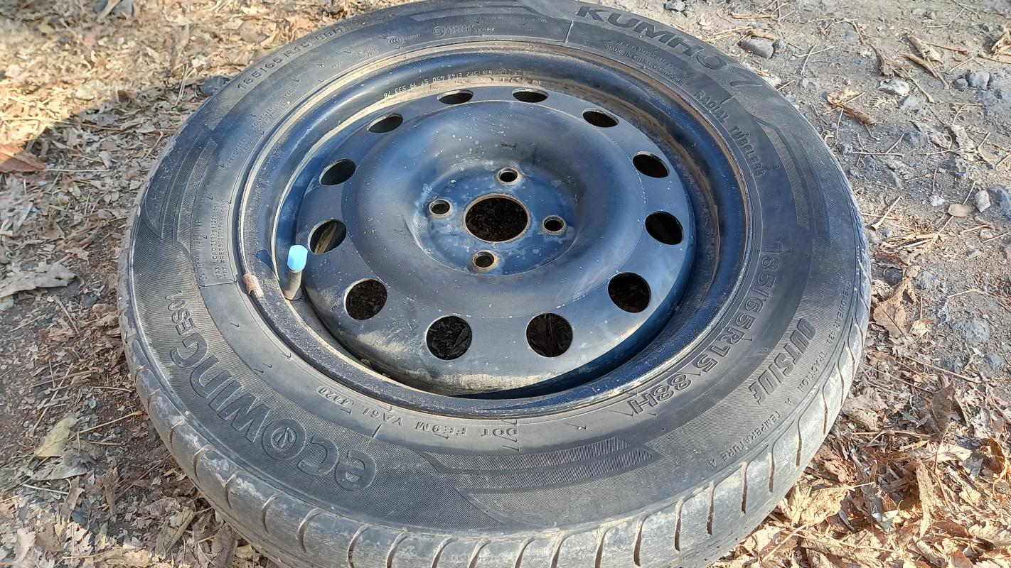 Летняя резина на штампованных дисках, стояли на Хундай солярисе. 185/65R15 - Новотроицк