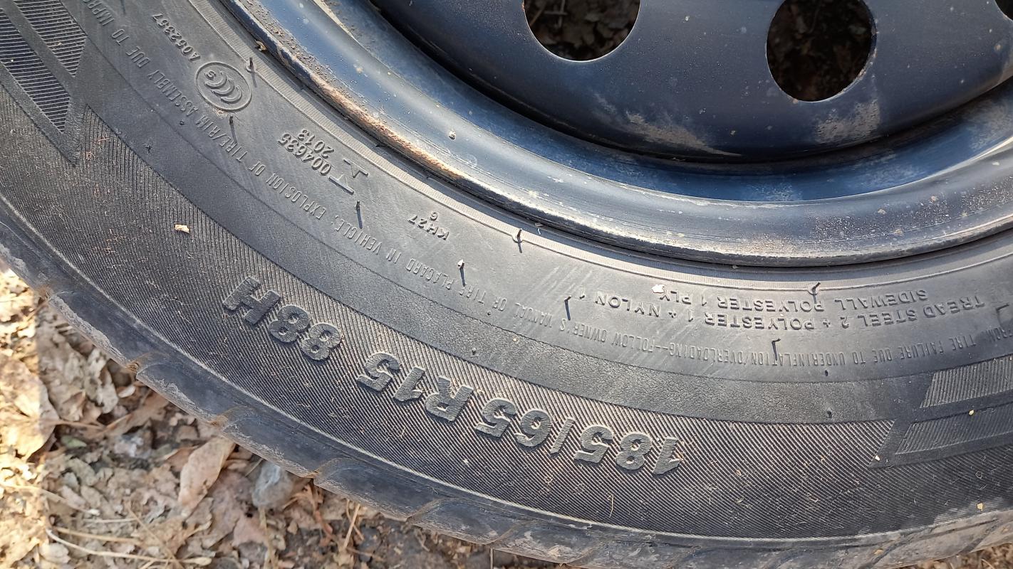 Летняя резина на штампованных дисках, стояли на Хундай солярисе. 185/65R15 - Новотроицк