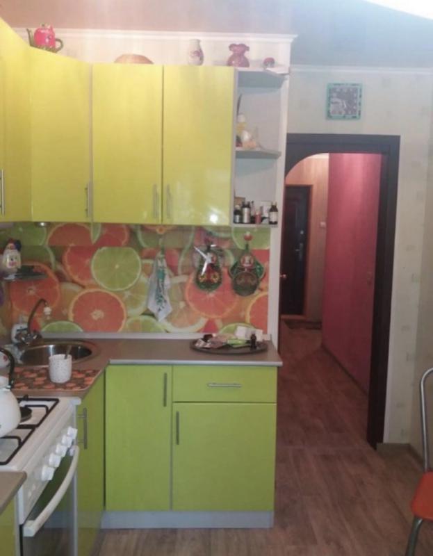 Продам однокомнатную квартиру, 33,1 м кв ; 2 этаж ; лоджия 6 метров, кухня 7 м кв - Гай