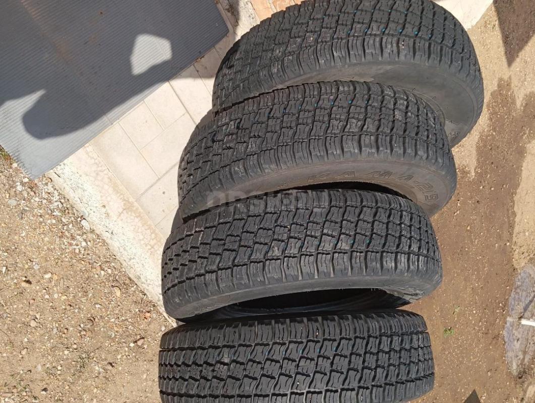 Продам летние шины на уаз кама219 размер 225/75/16 в отличном состоянии проехали около 1000км от мес - Орск