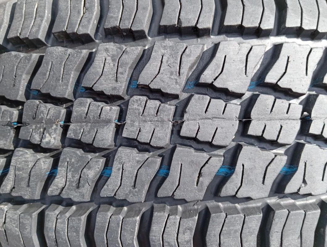 Продам летние шины на уаз кама219 размер 225/75/16 в отличном состоянии проехали около 1000км от мес - Орск