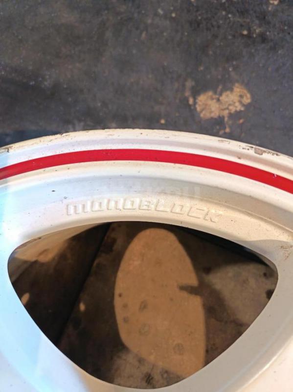 Продам легкосплавные диски Sakura производство Япония, очень лёгкие, размеры дисков:ширина 7, радиус - Орск