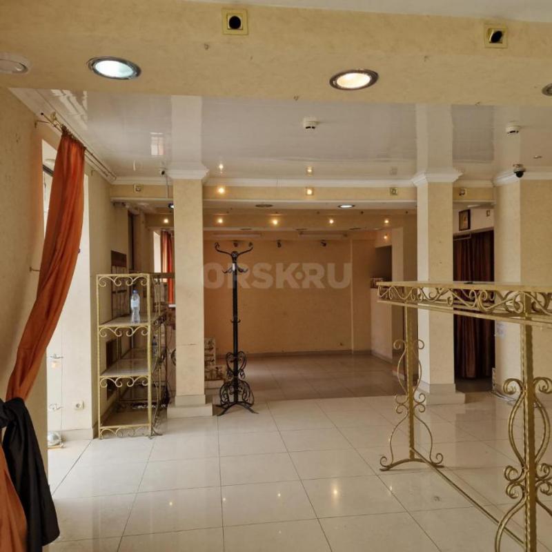 Коммерческое помещение 112 м 2  в центре города: выгодное вложение для вашего бизнеса! - Орск