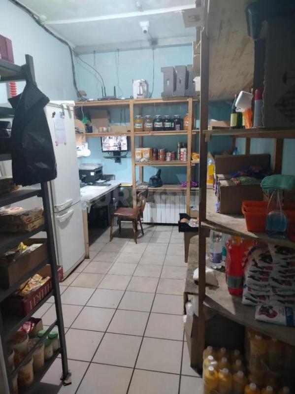 Продам отдельно стоящее нежилое здание( сейчас магазин), все коммуникации , проведен газ, санузел. - Орск