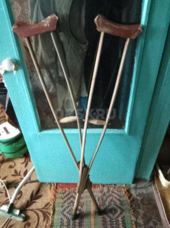 Продам костыли деревянные подмышечные. - Орск