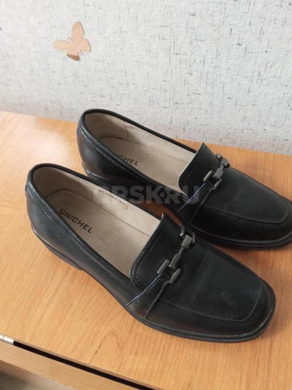 Продам детскую куртку размер 42-44 250р, плащ 300 р 44размер,туфли 37 размер 250р - Орск