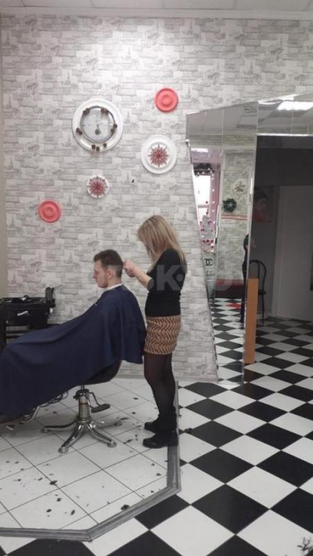 МЕСТО для ПАРИКМАХЕРА в салоне красоты на ДОБРОВОЛЬСКОГО (салон работает более 20 лет).. - Орск