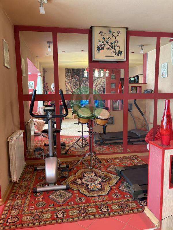 Продам 3-х комнатную квартиру по адресу: ул. - Орск