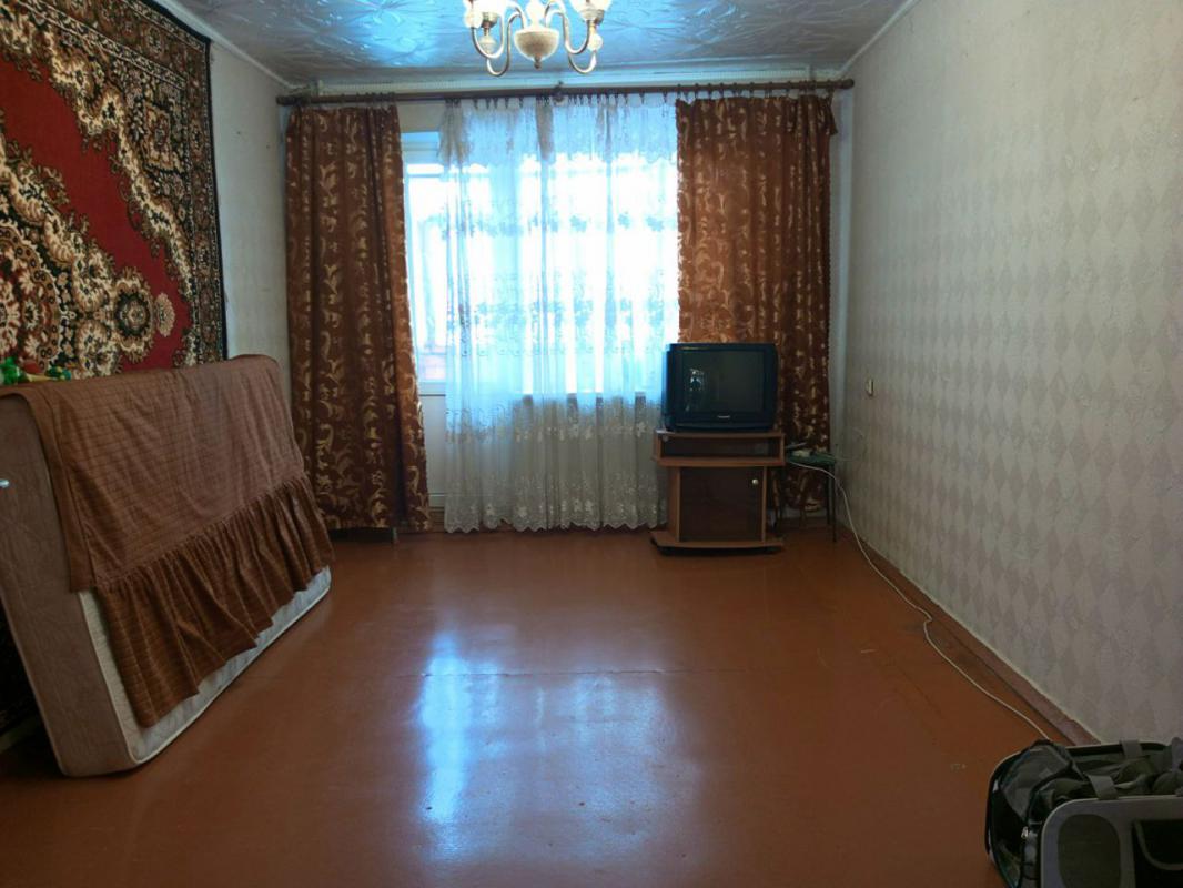 Продается двухкомнатная квартира по адресу г. - Новотроицк