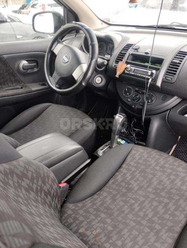 В продаже   Nissan note в хорошем состоянии, коробка автомат, кондиционер дует отлично, сигнализация - Орск
