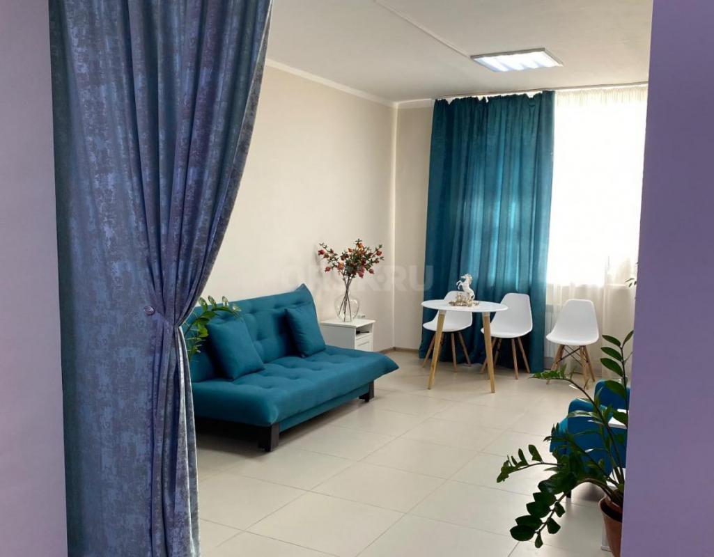 Сдается однокомнатное светлое помещение  площадью 34 кв. - Орск