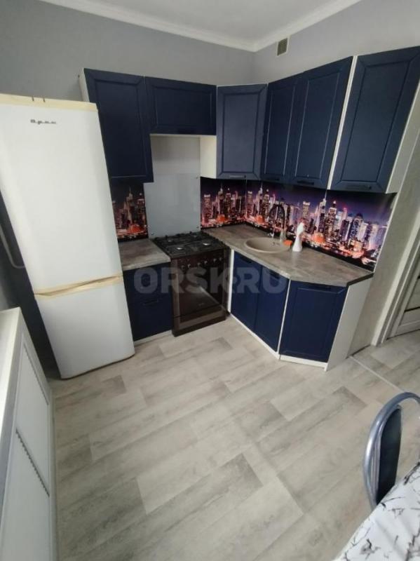 Однокомнатная квартира расположена в современном районе города, по адресу Беляева 2А, где все имеетс - Орск