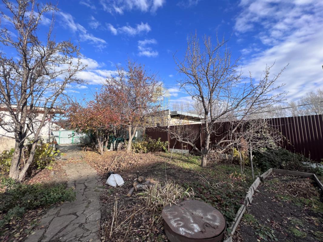 Продаётся 2-х этажный дом с земельным участком площадью 9 соток. - Кувандык