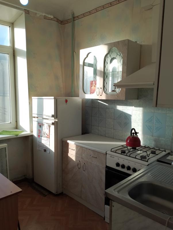 Продаю 2-к квартиру в доме старого типа ул Советская 5, средний подъезд, третий этаж. - Новотроицк