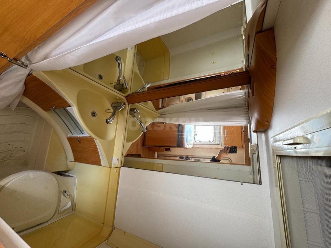 Продаётся автодом Lunar Chateau 450 (2005 год)

Отличный вариант для семейных путешествий и кемпин - Орск