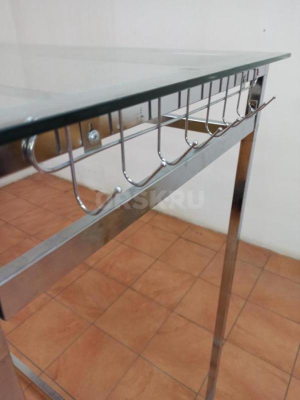 Cтенд для одежды со стеклянной верхней полкой,в отличном состоянии! - Орск