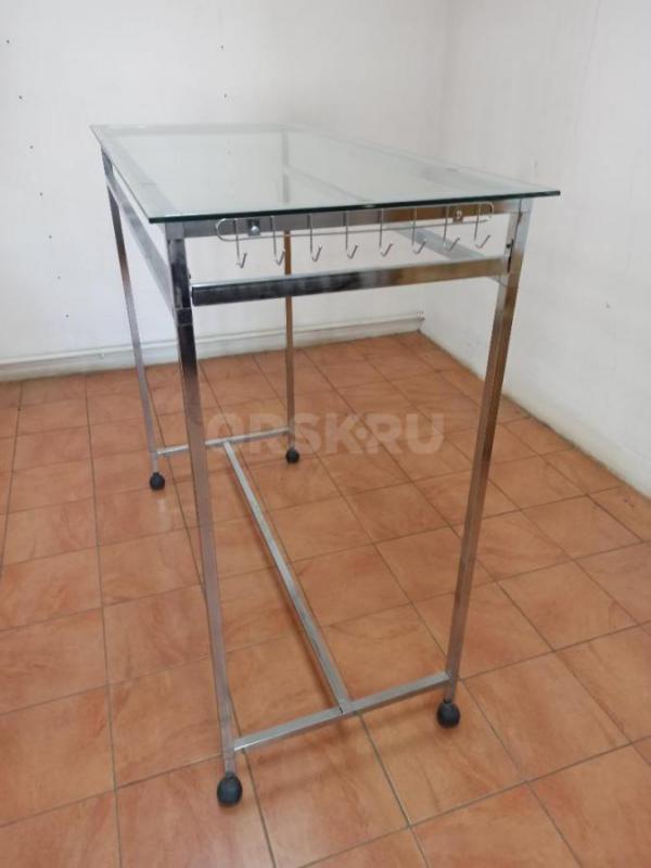 Cтенд для одежды со стеклянной верхней полкой,в отличном состоянии! - Орск