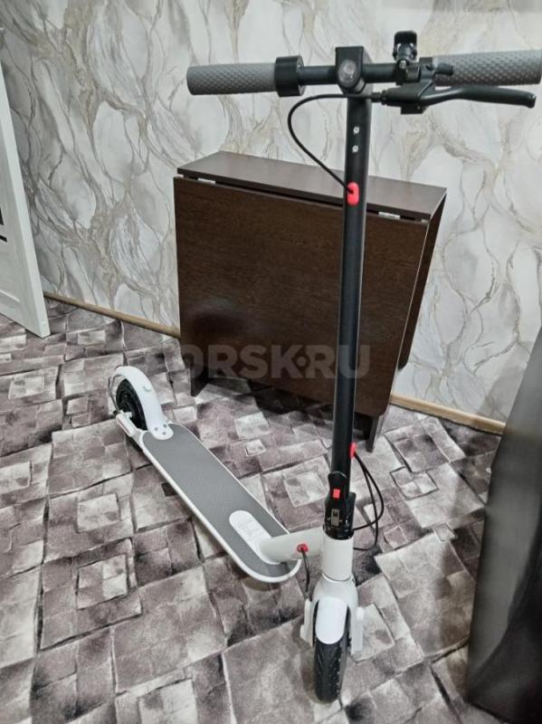 Продам электросамокат новый, вообще не ездили, подарили дочери на 10 лет, она ещё маленькая, тел:890 - Орск