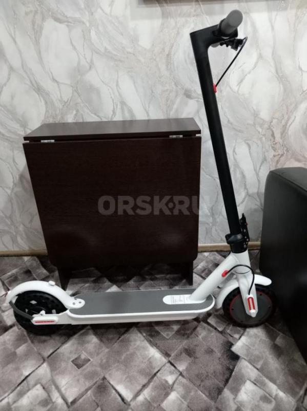 Продам электросамокат новый, вообще не ездили, подарили дочери на 10 лет, она ещё маленькая, тел:890 - Орск