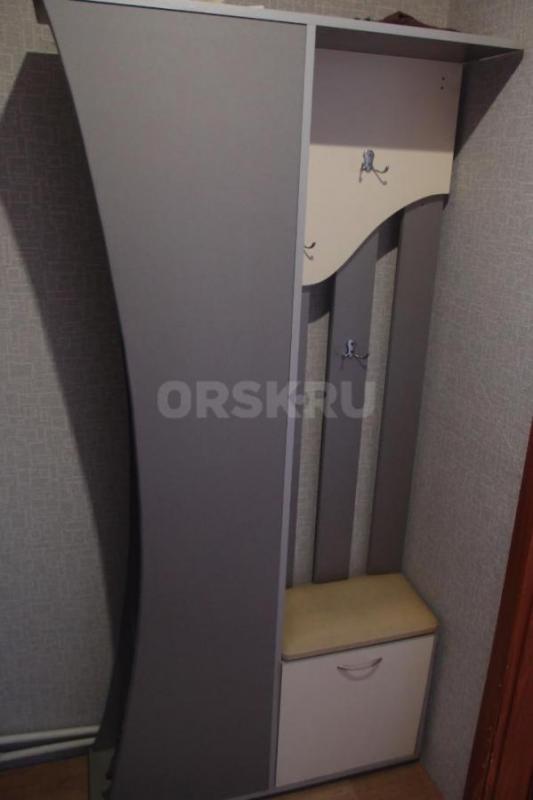 Продам кровать, прихожка,стеллаж б/у в хорошем состоянии за 7 и по 1.5 тыс. руб. - Орск