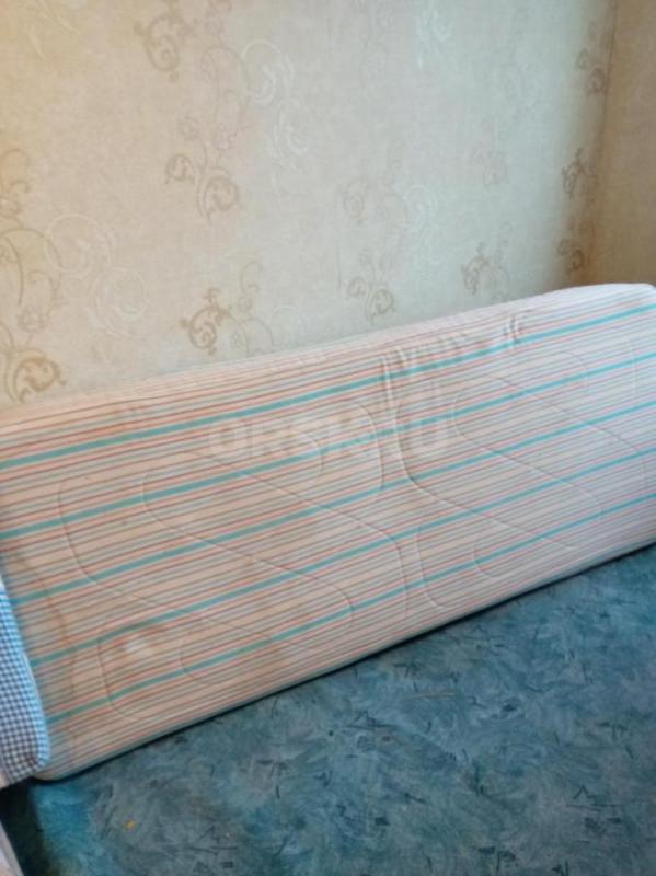 Продам кравати в хорошем состоянии с матрасом, чистые. - Орск