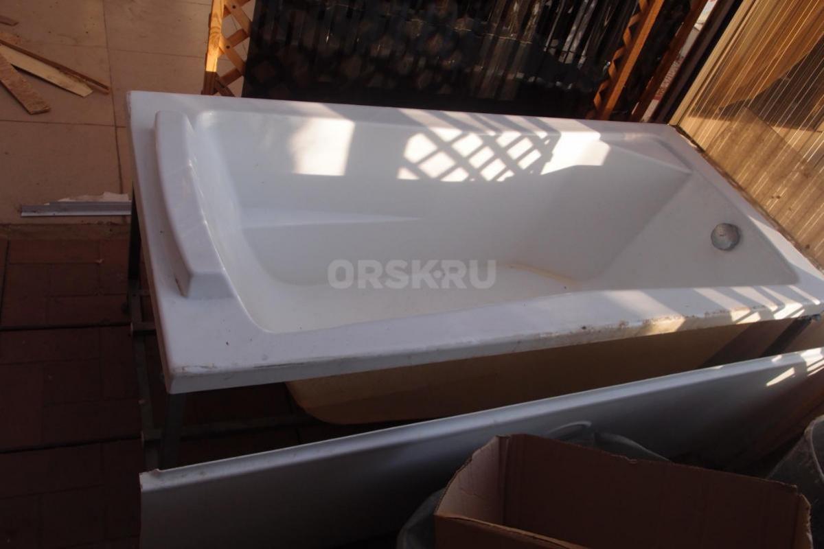 Продам б/у мойку в сборе (тумба, кран, слив) -3000 руб. - Орск