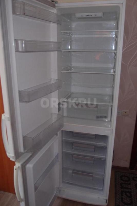 Продам холодильник LG рабочее состояние  на запчасти 3000 руб. - Орск