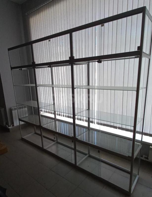 Продаю стеклянные витрины два образца разных размеров. - Орск