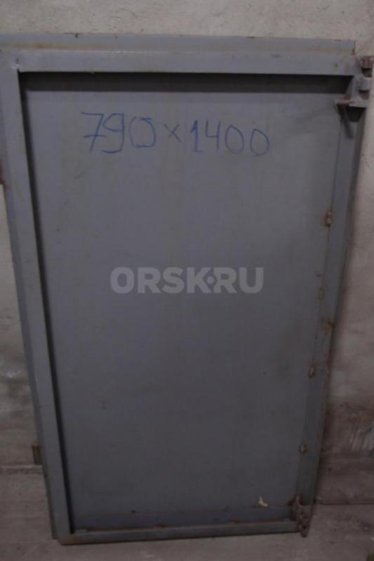 Продам металлическая дверь 930х2100х5мм. с замком --4500 руб. - Орск