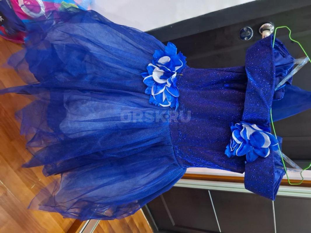 Продам платья на девочку 6-7 лет, каждое по 1500,00 руб. - Орск