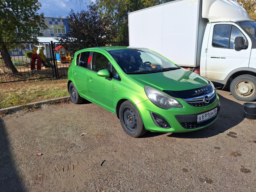 Продам opel corsa
в хорошем состоянии для своих лет . - 