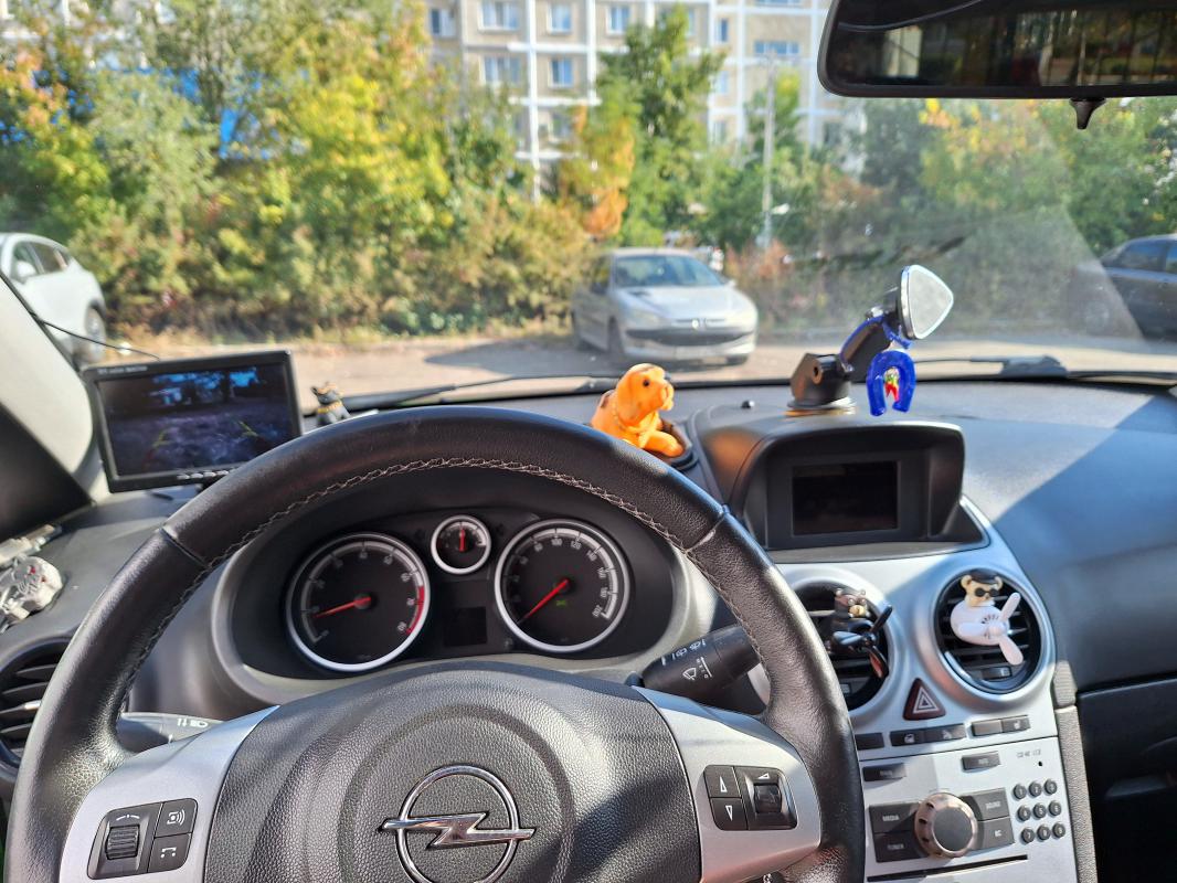 Продам opel corsa
в хорошем состоянии для своих лет . - 