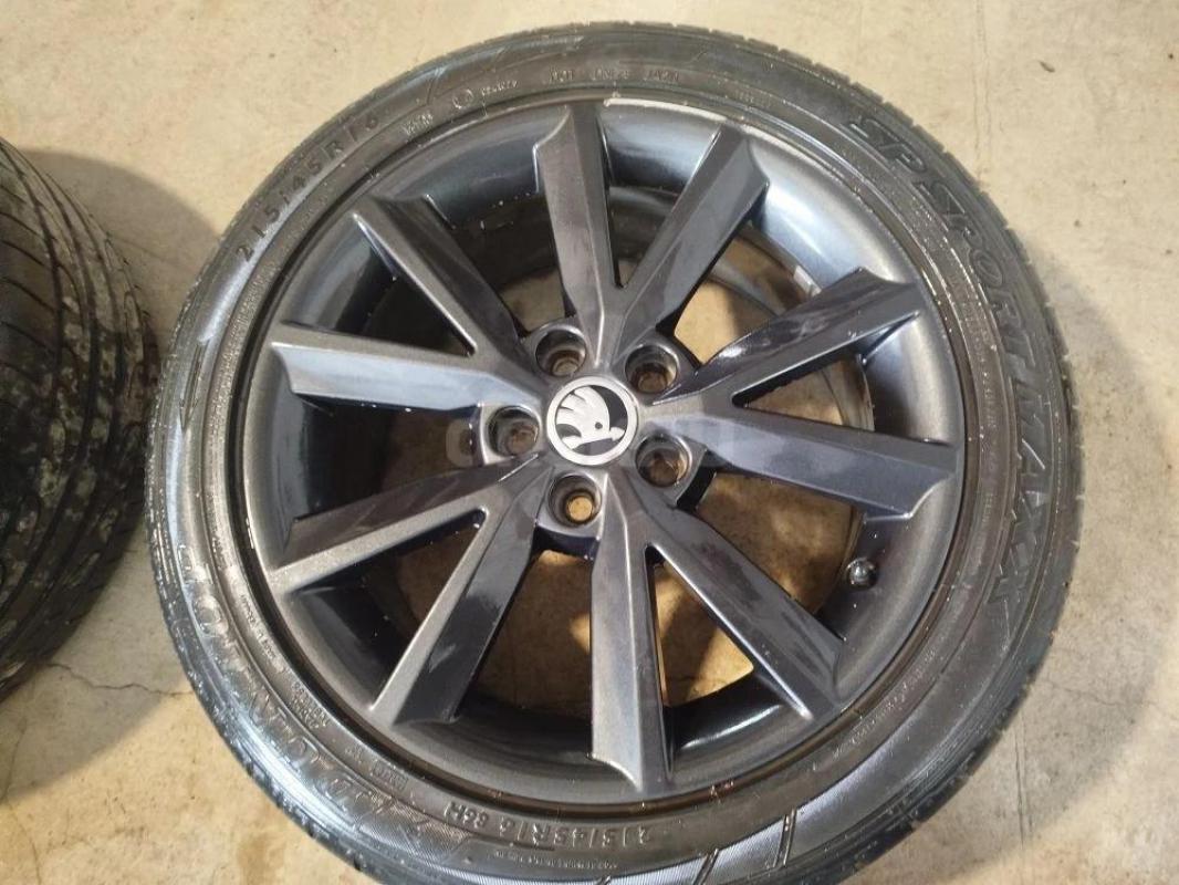 колеса R16 в отличном состоянии. - Гай