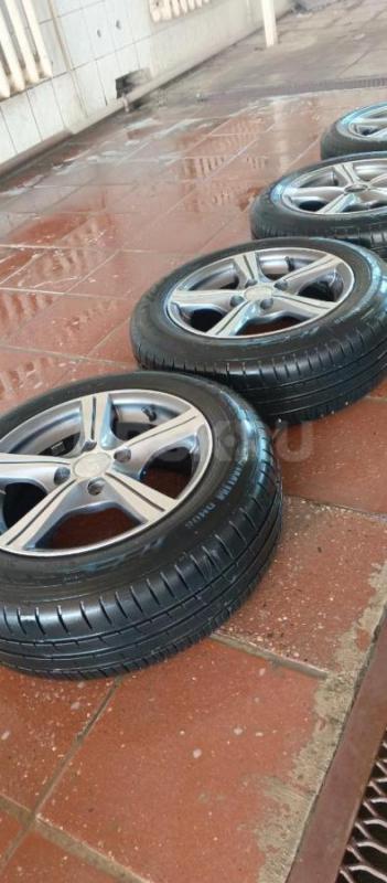 Летние колеса в сборе Литье+практически новая без износа резина модель не помню размер 175-65-14 раз - Орск