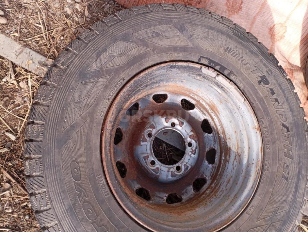 На УАЗ Патриот два колеса б/У на штампованных дисках летние шины "TOYO  Winter TRANTPACH S1 - Орск