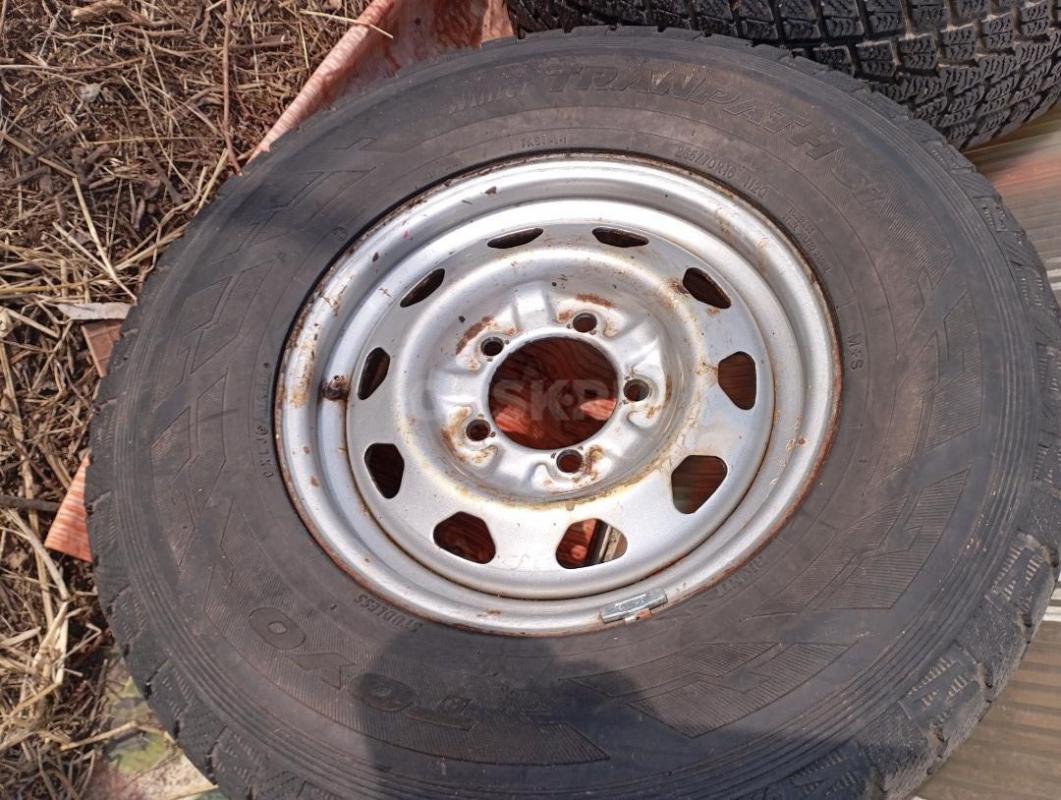 На УАЗ Патриот два колеса б/У на штампованных дисках летние шины "TOYO  Winter TRANTPACH S1 - Орск