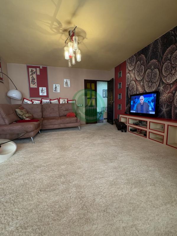 Продам 3-х комнатную квартиру по адресу: ул. - Орск