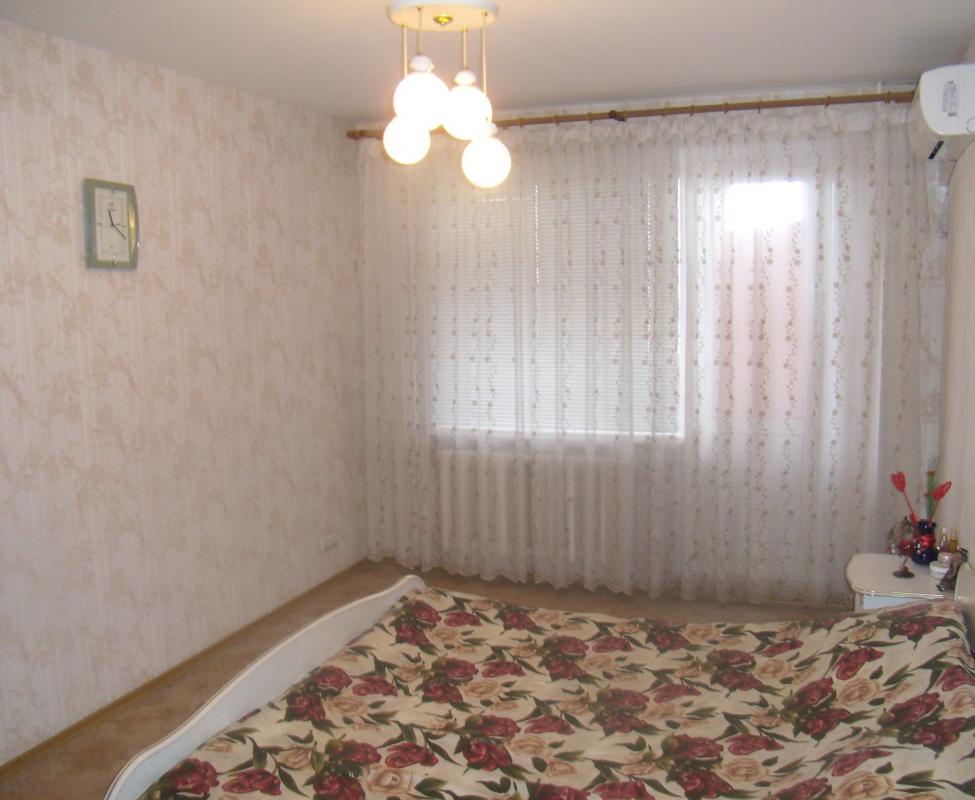 Продаётся 2-х комнатная квартира улучшенной планировки на 9 этаже. - Новотроицк